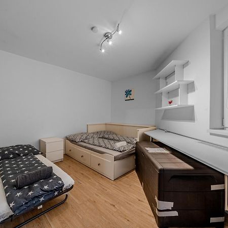 Huge Apartment Next To Train Station Close To The City Center Pozsony Kültér fotó