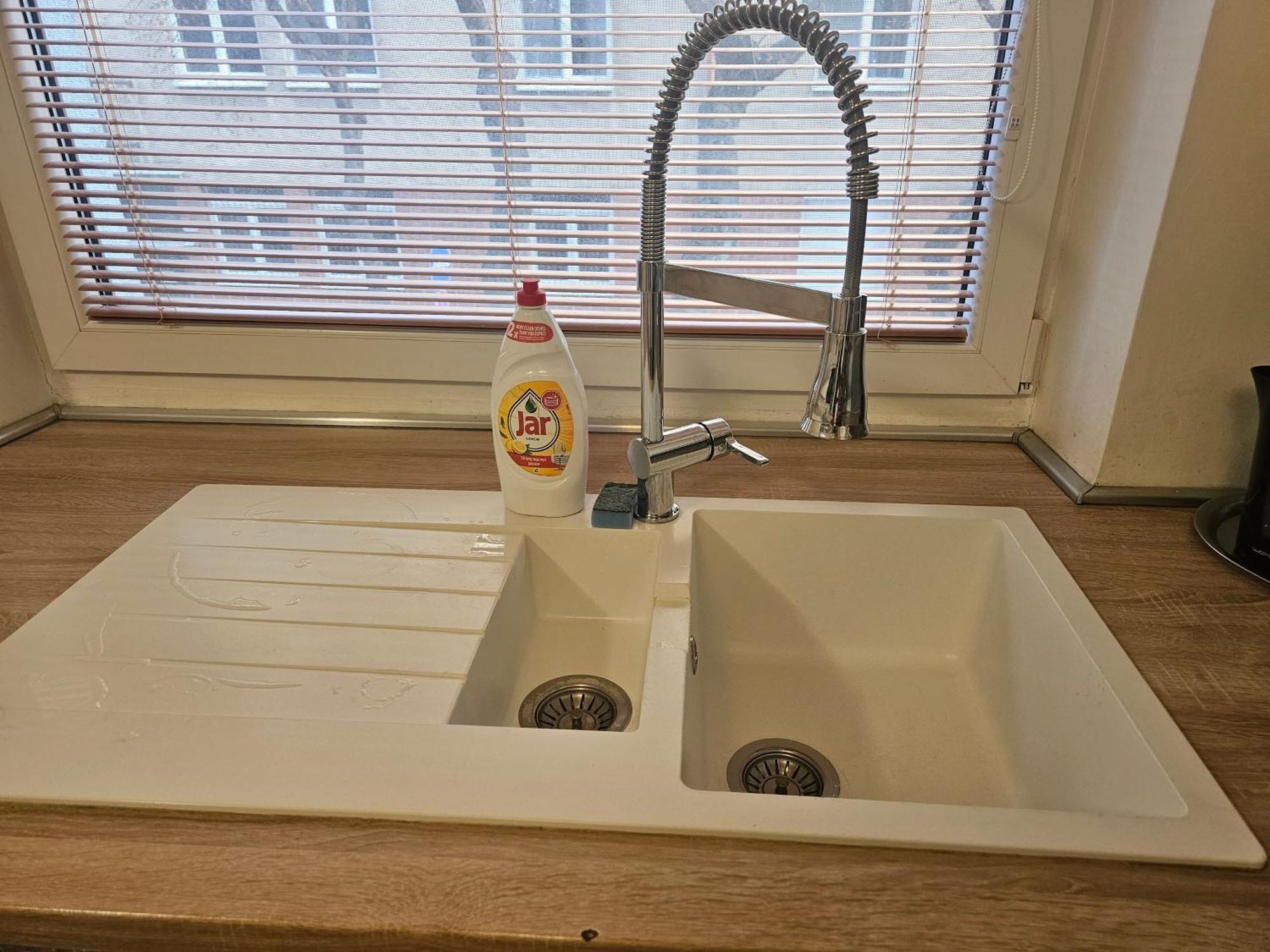 Huge Apartment Next To Train Station Close To The City Center Pozsony Kültér fotó