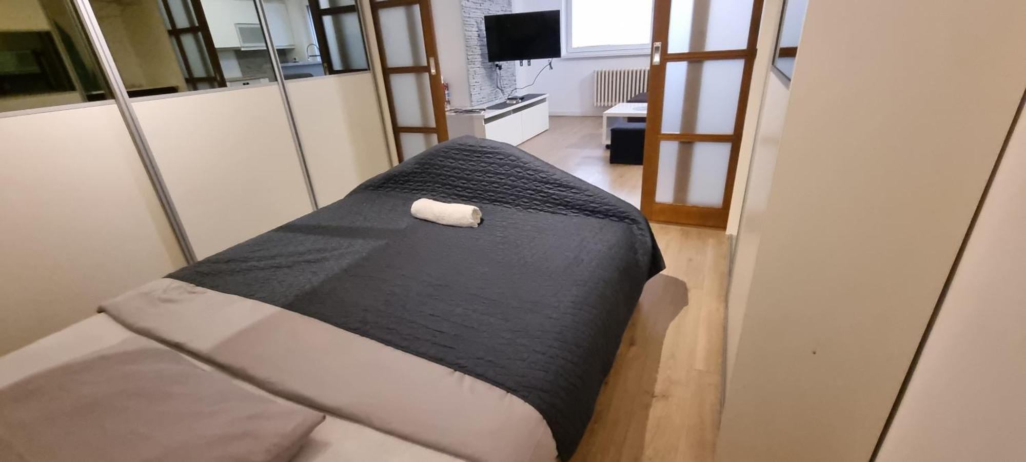 Huge Apartment Next To Train Station Close To The City Center Pozsony Kültér fotó