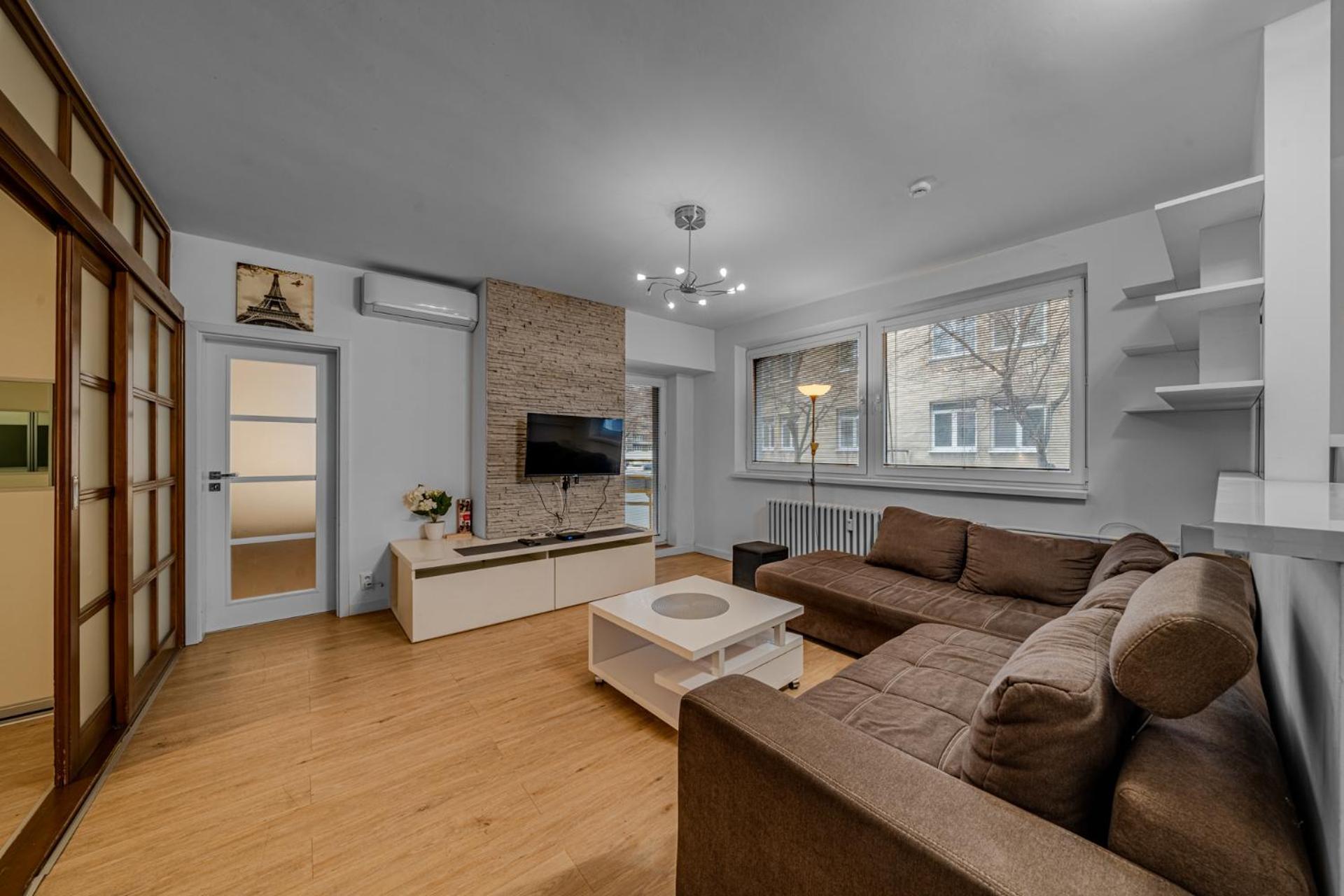 Huge Apartment Next To Train Station Close To The City Center Pozsony Kültér fotó